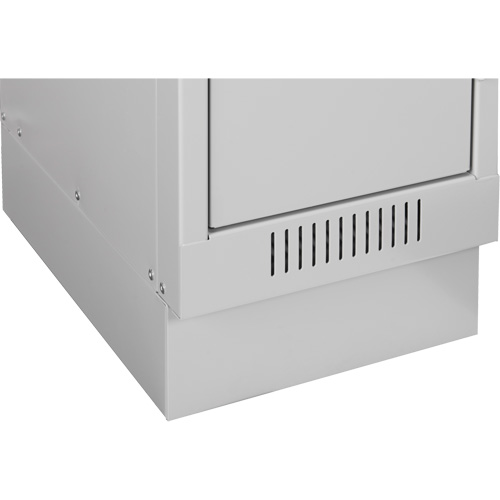 Base en retrait pour casiers &eacute;conomiques Clean Line, 1 Blocs, 4" lo x 12" la x 18" p, Gris, Acier Northern Industrial Supply Inc.