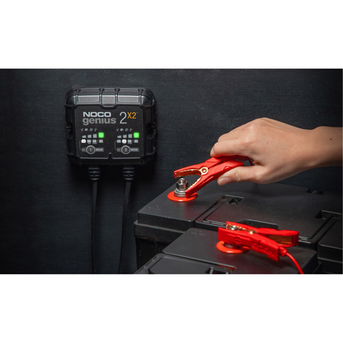 Genius&reg; 2X2 2-Bank, 4-Amp Battery Charger Northern Industrial Supply Inc.
