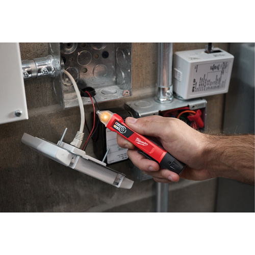 Dual Range Non-Contact Voltage Detector, 12 V - 49 V/50 V - 1000 V, Display & Sound Alert Northern Industrial Supply Inc.