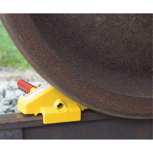 Flag Rail Chock Northern Industrial Supply Inc.