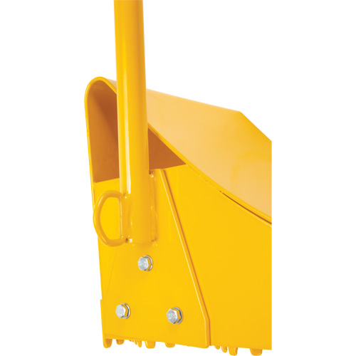 Cale de roue pour la glace avec poign&eacute;e ergonomique, Acier, Jaune, 8-1/16" la x 10-5/8" p x 8-13/16" h Northern Industrial Supply Inc.