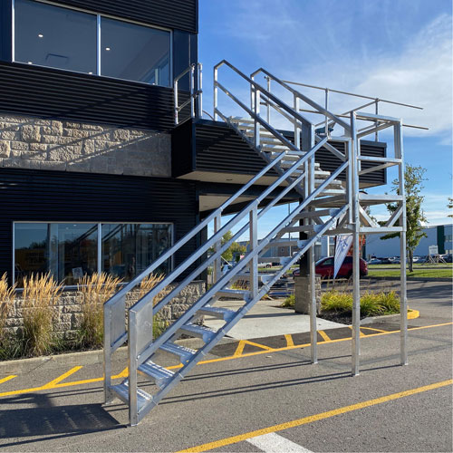 Escalier Smartstairs t&eacute;lescopique &agrave; 3-5 marches en aluminium Northern Industrial Supply Inc.