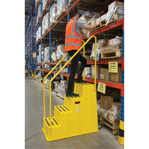 Industrial Step Stool, 4 Steps, 44" x 22-1/4" x 65-1/8" High Northern Industrial Supply Inc.