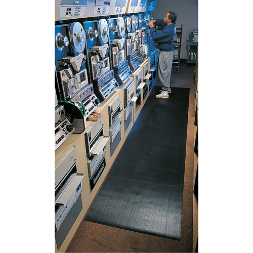 Standard Mat No.381, Ergonomic, 3' x 105' x 1/8", Black Northern Industrial Supply Inc.