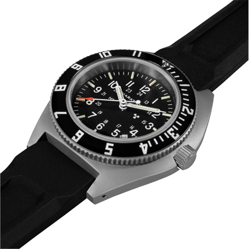 Montre Steel Navigator avec date sur ensemble bracelet en caoutchouc noir de trois morceaux, Num&eacute;rique, &agrave; piles, 41 mm, Noir Northern Industrial Supply Inc.