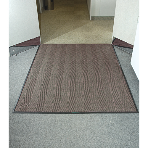 Tapis Waterhog Eco Elite, Essuie-pieds/grattoir, 3' x 5' x 3/8", Brun ch&acirc;taignier Northern Industrial Supply Inc.