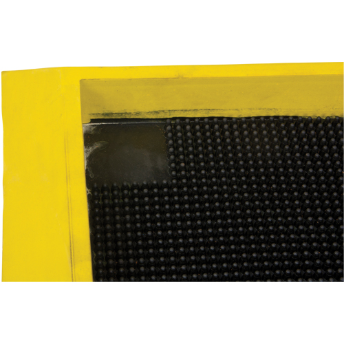 Tapis pour l'assainissement des chaussures, Caoutchouc, 2-2/3' la x 3-1/4' lo x 2-1/2" &eacute;pais, Jaune Northern Industrial Supply Inc.