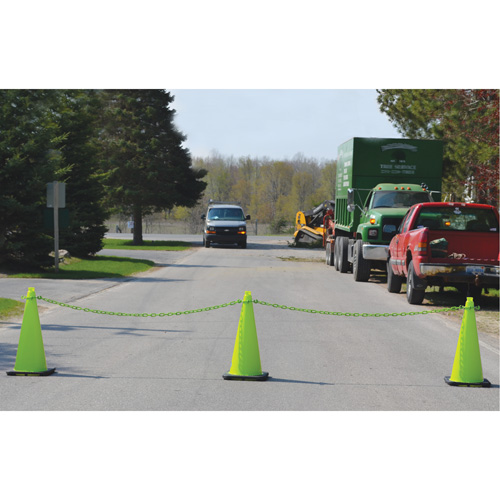 Traffic Cone & Chain Kit, 28", Yellow Northern Industrial Supply Inc.