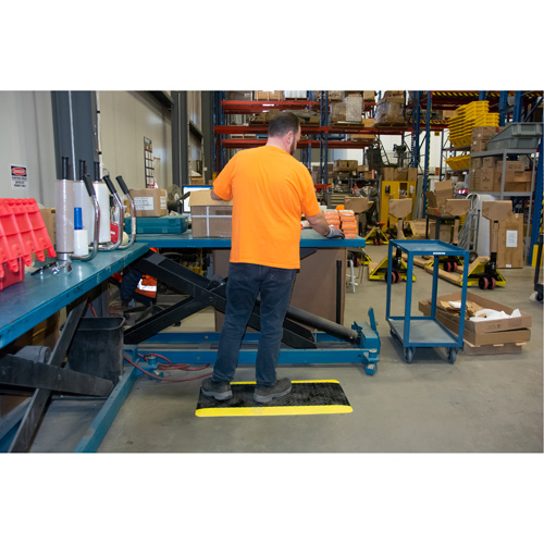 Tapis antifatigue, Losange, 1-2/3' x 3-1/4' x 3/4", Noir/Jaune, Polyur&eacute;thane Northern Industrial Supply Inc.