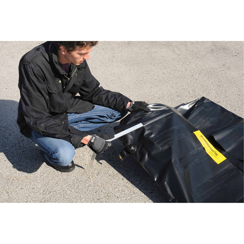 Ultra-550 Containment Sump&reg; Flexible Fuel Tank Container without Drain, 102" L x 72" W, 650 US gal. Capacity Northern Industrial Supply Inc.