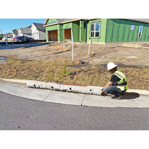 Ultra-Gutter Guard&reg;, Sediment, 120" L x 9" W Northern Industrial Supply Inc.