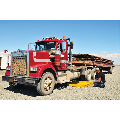 Flexible Ultra-Utility Tray&reg;, 30" L x 30" W x 4.8" H, 9.5 US gal. Spill Capacity Northern Industrial Supply Inc.