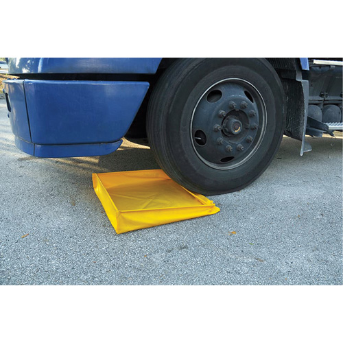 Flexible Ultra-Utility Tray&reg;, 30" L x 30" W x 4.8" H, 9.5 US gal. Spill Capacity Northern Industrial Supply Inc.