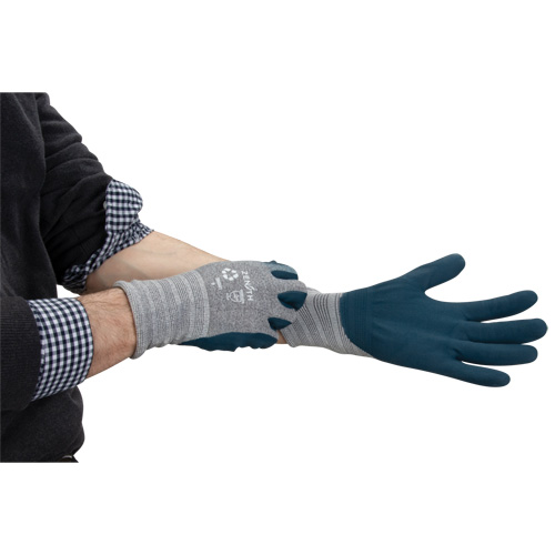 Eco-Friendly Lightweight Coated Gloves, 10, Foam Nitrile Coating, 15 Gauge, Polyester/RPET Shell Northern Industrial Supply Inc.