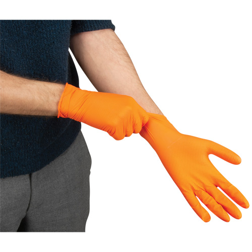 Gants d'examen de poids lourd &agrave; prise tactile, Petit, Nitrile, 8 mils, Sans poudre, Orange, Classe 2 Northern Industrial Supply Inc.