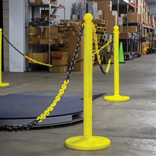 Bicolour Plastic Barrier Chain, Green/White, 2" Link, 500' Length Northern Industrial Supply Inc.