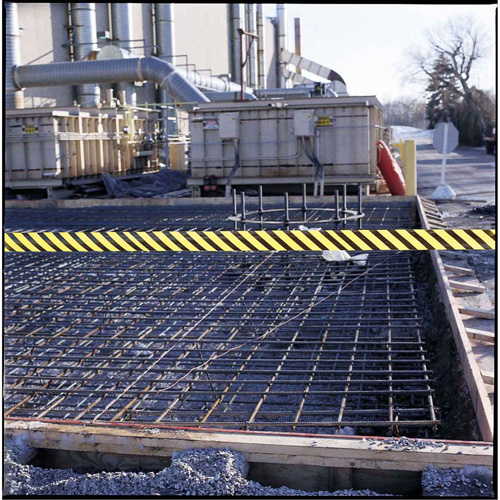 Ruban pour barricade, Anglais, 3" la x 200' lo, 3 mils, Noir sur jaune Northern Industrial Supply Inc.