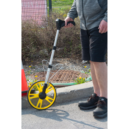 Digital Distance Measuring Wheel, 12.5"/31.8 cm, 99999.9 m Range, Feet/Metres Northern Industrial Supply Inc.