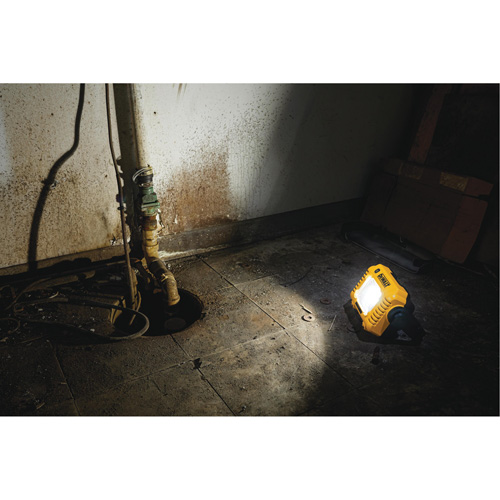 12V/20V Max Compact Task Light, LED, 2000 Lumens Northern Industrial Supply Inc.