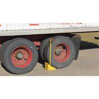 Cale de roue avec poign&eacute;e ergonomique, Acier, Jaune, 8" la x 10-3/4" p x 9-1/8" h Northern Industrial Supply Inc.