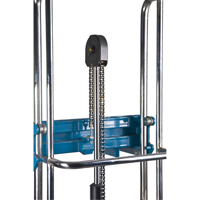 Gerbeur hydraulique &agrave; plateforme, M&eacute;canisme Pompe au pied, Capacit&eacute; de 880 lb, Levage max de 60" Northern Industrial Supply Inc.
