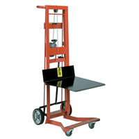 Empileur &agrave; plateforme, M&eacute;canisme Treuil manuel, Capacit&eacute; de 750 lb, Levage max de 40" Northern Industrial Supply Inc.