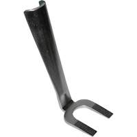 Outil pour l'extraction des roulettes de socle roulant pour r&eacute;cipient alimentaire Northern Industrial Supply Inc.