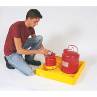 Flexible Ultra-Utility Tray&reg;, 12" L x 12" W x 4.8" H, 1.5 US Gal. Spill Capacity Northern Industrial Supply Inc.