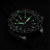Tr&egrave;s grande montre &agrave; quartz pour plongeur avec feuille d'&eacute;rable rouge, Num&eacute;rique, &agrave; piles, 46 mm, Noir Northern Industrial Supply Inc.
