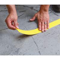 Marqueur robuste pour le sol Tough-Mark, Rectangle, 48" lo x 2" la, Jaune, Poly&eacute;thyl&egrave;ne Northern Industrial Supply Inc.