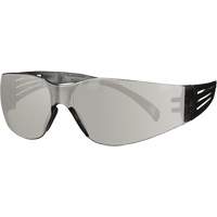 Lunettes de protection de s&eacute;rie 100 SecureFit, Lentille Gris/Int&eacute;rieur/ext&eacute;rieur, Antibu&eacute;e/Anti-&eacute;gratignures, ANSI Z87+/R&eacute;pond ou surpasse la norme CSA Z94.3 Northern Industrial Supply Inc.