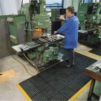 Cushion-Ease&reg; 550 Interlocking Anti-Fatigue Mat, Slotted, 3' x 3' x 3/4", Black, Rubber Northern Industrial Supply Inc.