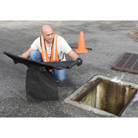 Bac de r&eacute;tention carr&eacute; Ultra-Drain Guard avec orifice de trop-plein, Huile & s&eacute;diments, 16" - 28" lo x 20" - 36" la Northern Industrial Supply Inc.