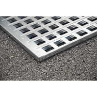Ultra-Spill Pallet en acier, 4 barils, Capacit&eacute; de d&eacute;versement 68 gal. US, 49,1" x 47,1" x 10,9" Northern Industrial Supply Inc.