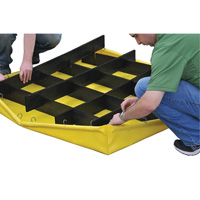Ultra-Spill Pallet flexible, 4 barils, Capacit&eacute; de d&eacute;versement 66 gal. US, 48" x 48" x 7" Northern Industrial Supply Inc.