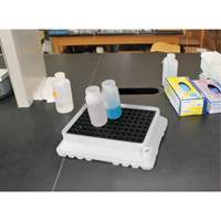 P4 Ultra-Spill Tray&reg;, 17" L x 21" W x 4" H, 2.9 US gal. Spill Capacity Northern Industrial Supply Inc.