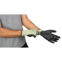 Gants &eacute;lastiques &eacute;cologiques sans coutures r&eacute;sistants &agrave; la coupe, Taille 7, Calibre 13, Rev&ecirc;tement Polyur&eacute;thane, Enveloppe en PEHP/rPET, ASTM ANSI niveau A4 Northern Industrial Supply Inc.