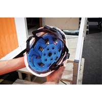 Doublure rafraîchissante pour casque de protection BOLT, Bleu Northern Industrial Supply Inc.