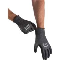 Gants &eacute;cologiques, l&eacute;gers, et r&eacute;sistants &agrave; la coupe, &agrave; haute dext&eacute;rit&eacute;, Taille 7, Calibre 21, Rev&ecirc;tement Mousse de nitrile, Enveloppe en Acier inoxydable/PEHP/rPET, ASTM ANSI niveau A5 Northern Industrial Supply Inc.
