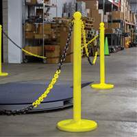 Bicolour Plastic Barrier Chain, Green/White, 2" Link, 500' Length Northern Industrial Supply Inc.