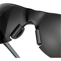 Lunettes de s&eacute;curit&eacute; Adapt Lite, Lentille Fum&eacute;e, Antibu&eacute;e/Anti-&eacute;gratignures, ANSI Z87+/R&eacute;pond ou surpasse la norme CSA Z94.3 Northern Industrial Supply Inc.