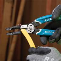 Outil polyvalent Klein-Kurve pour d&eacute;nuder, couper et sertir les fils, 8-1/4" lo, 8 - 20 AWG Northern Industrial Supply Inc.