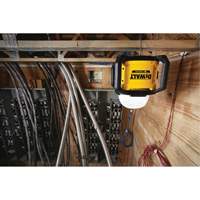 Baladeuse polyvalent sans fil Tool Connect 20V Max, DEL, 5000 lumens, Boîtier en Plastique Northern Industrial Supply Inc.